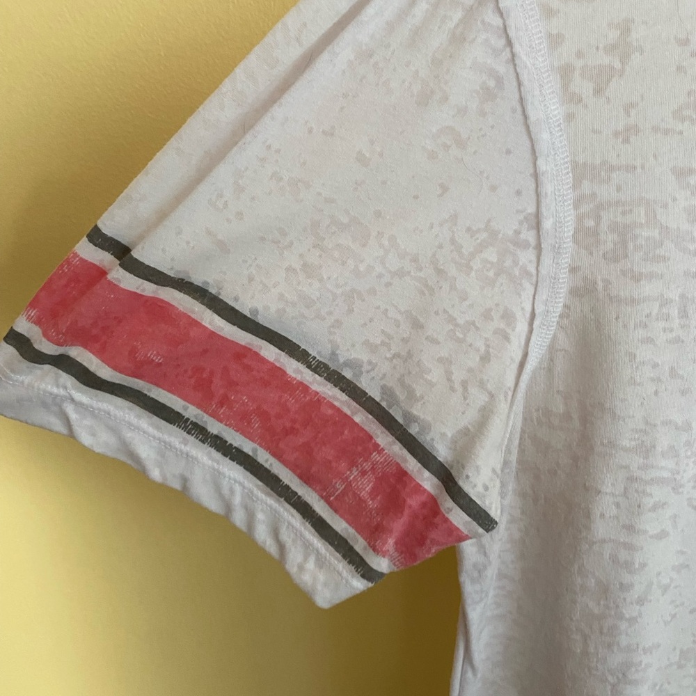 NWOT Disney Minnie Mouse Lightweight T Shirt - White and Red w/Minnie Design - Picture 4 of 5